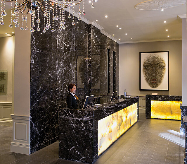 Réception de l’hôtel Radisson Blu Edwardian Grafton à Londres