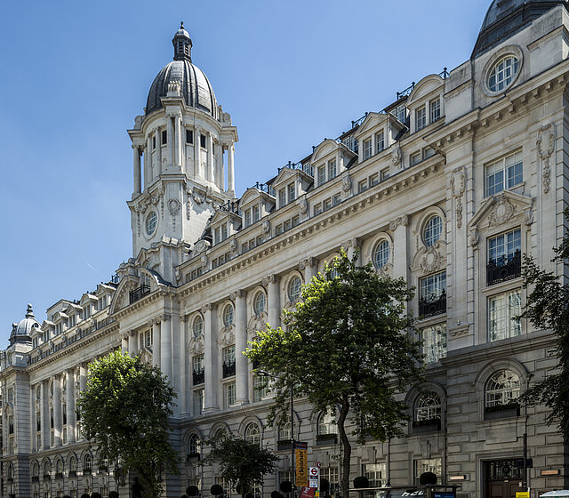 Vue intérieure d’une suite dans l’hôtel Rosewood classé monument historique