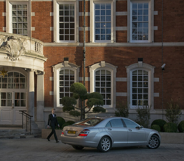 Équipement d’une suite dans l’hôtel-boutique Lalit à Londres