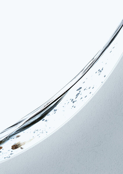This picture shows a completely smooth surface. The brown remains do not stick to it, but slide right off.