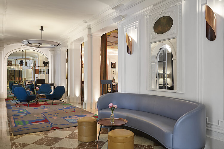 Lounge area at Hotel Vernet in Paris