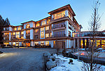 Winterliche Außenansicht des Hotels Schloss Elmau in den Bayerischen Alpen