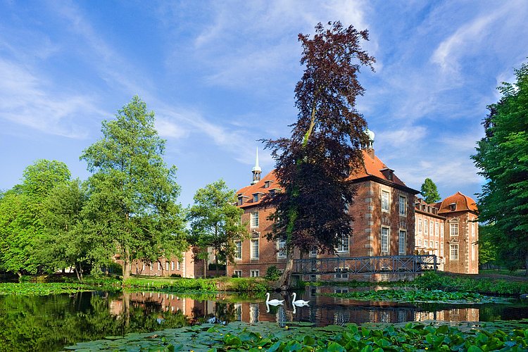 Le relais-château de Velen avec son grand lac